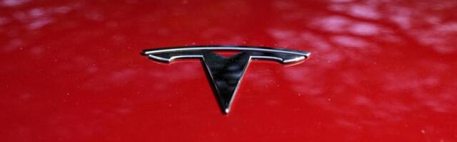 Tesla recalling nearly 200,000 vehicles because software glitch can cause backup camera to go dark
