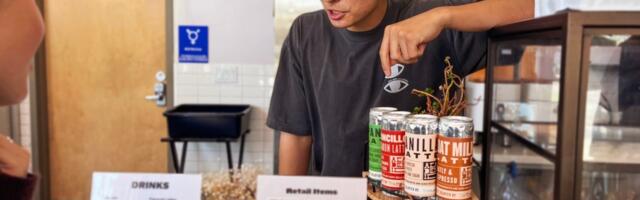 More small businesses starting to go cashless
