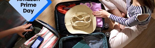 From blocking out plane noise to keeping up with your LED light-therapy routine, I've handpicked 15 beauty tech deals for your next holiday