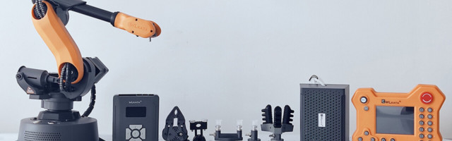 This professional grade Mirobot 6-Axis Mini Robot Arm is just the tool engineering students need.