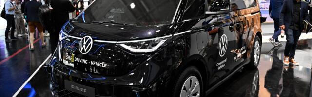 Renewed drive for autonomous cars as tech giants muscle in