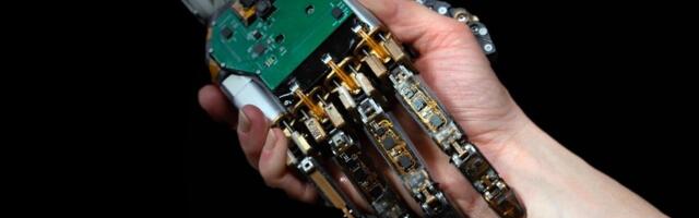 A|I: The AI Times – Two astronauts join the mission to build human-like robots