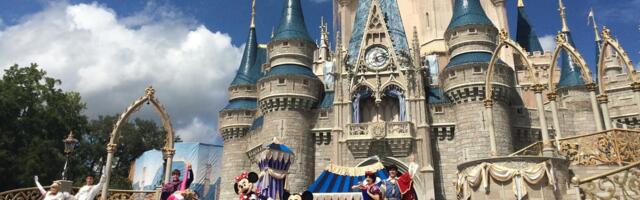 After working at Disney World, here are 10 things I wish people would stop doing in the parks