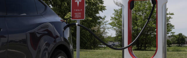 Family files wrongful death suit following Tesla crash in Texas