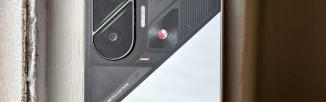 This $400 budget gaming phone runs the same chip as the Nothing Phone 3