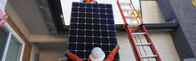 California’s push for rooftop solar panels plummets after rule change
