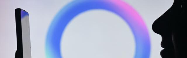 What Is the Meta AI Button in WhatsApp, and How Do I Remove It?