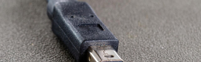 Mini DisplayPort Vs. Thunderbolt: Are They The Same Thing?