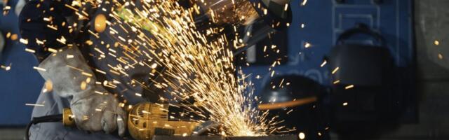 OpenAI sidesteps Nvidia with unusually fast coding model on plate-sized chips