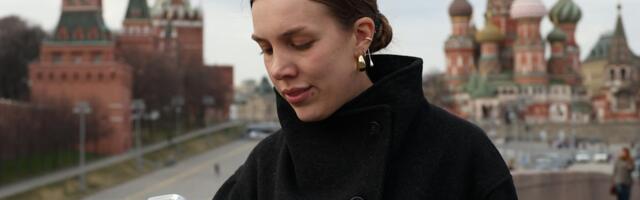 Russia closes loophole to fully block payments for Apple services