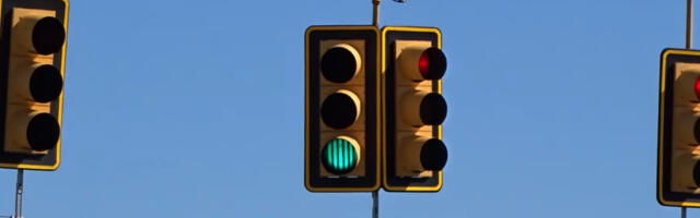 Ever Notice Some Traffic Lights Have Lines On Them? Here's What They're For