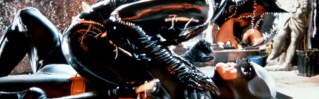 The best Christmas rom-com is actually Batman Returns