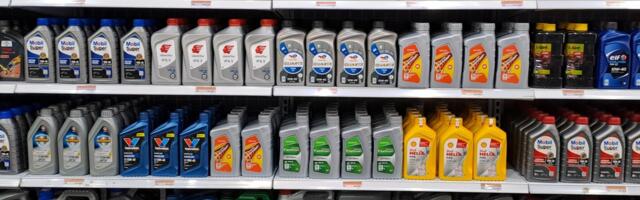 Synthetic Blend Vs. Full Synthetic Oil: What's The Difference To Your Engine?