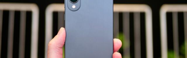 Bond or Batman? Why the Galaxy S25 Edge is a phone for cool characters