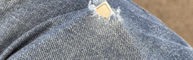 Galaxy S24 Ultra’s Sharp Edges Cause Ripped Pockets, Users Report