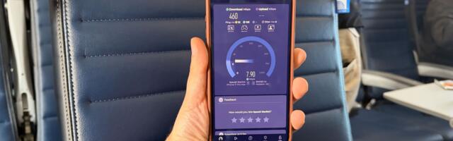 I tried United's new Starlink Wi-Fi, and it feels like the internet finally reached the sky