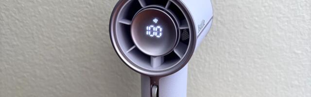 I’ve Been Testing Handheld Fans All Summer. This Is the $50 One I Throw in My Bag