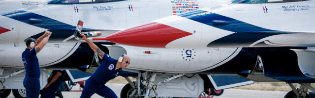 Common Air Force Ground Crew Hand Signals And What They Mean