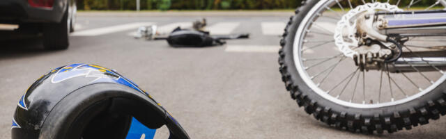 Here's How To Know If A Motorcyclist Is In Distress