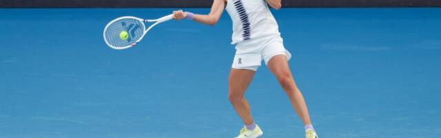 How to watch Bouzkova vs. Swiatek online for free