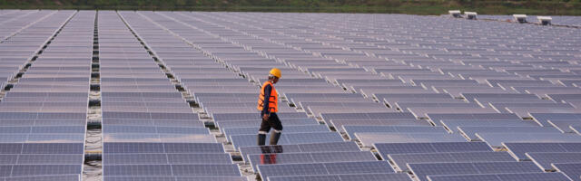 Australia's Floating Solar Panels Solve Two Resource Problems At Once