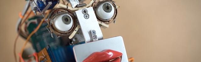 Чатбот: «Я и сам своего рода ученый». Получит ли ИИ нобелевку к 2050-му?