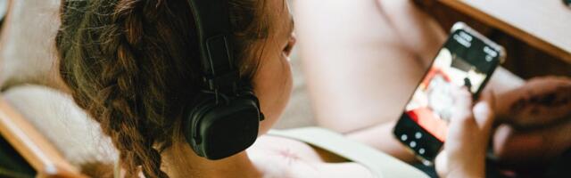 Deezer's Free Tool Scans Your Streaming Playlists for AI-Generated Music