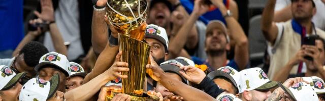 The latest NYC hustle: $100+ to hold a Knicks parade spot