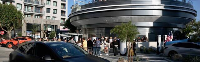 Review: To Live and Dine at the Tesla Diner in L.A.