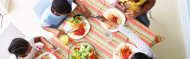 Mealtime in my house of 6 was getting chaotic. A simple list helped my kids with table manners. Mealtime in my house of 6 was getting chaotic. A simple list helped my kids with table manners.