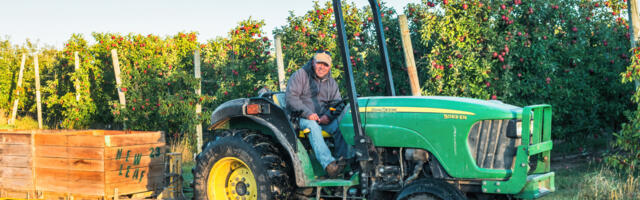 Who Makes John Deere Engines?