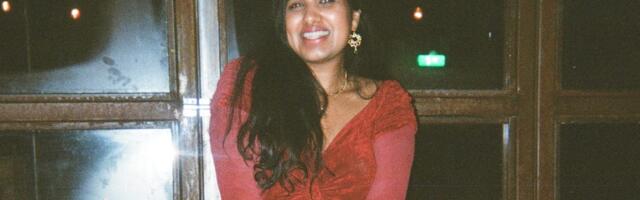 I'm a millennial who ditched my smartphone for a month. I made new friends and ended up keeping my flip phone.