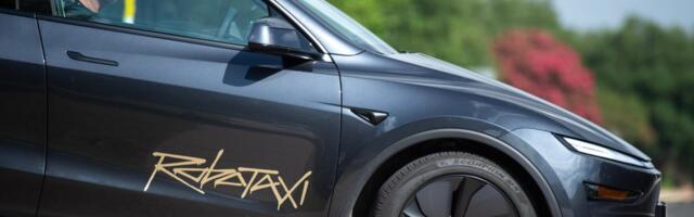 Tesla now puts their robotaxi safety monitors in the drivers seat