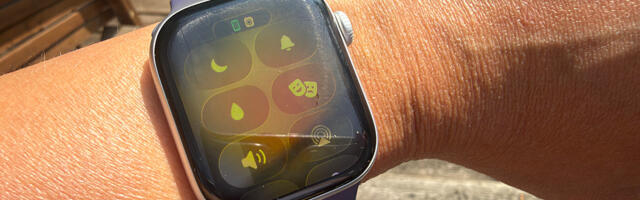How does the Apple Watch water lock feature actually work?
