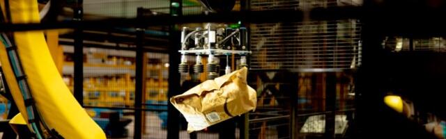 Amazon steps up use of robotics in warehouses