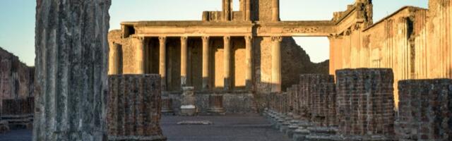 Let Tom Hiddleston be your guide to Pompeii's final day
