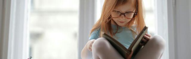 9 signs your brain is wired for pattern recognition in a way most people never develop, and it almost always traces back to how unpredictable your childhood environment was