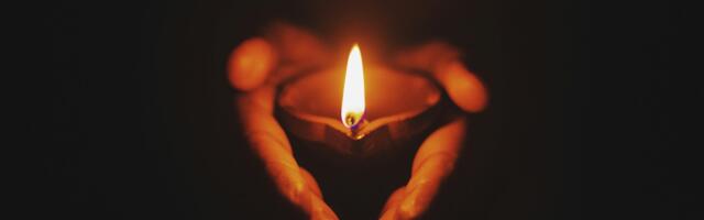 How To Start A Candle Business In 8 Steps