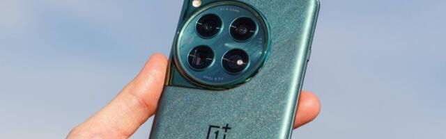 OnePlus 12 receives a new OxygenOS 15 update with AI features