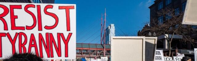 U.S. Travel Industry Stays Silent During Immigration Crackdown