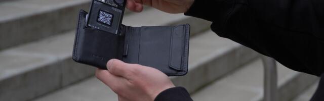 AirCard Combines Find My Support With a Digital Business Card and More