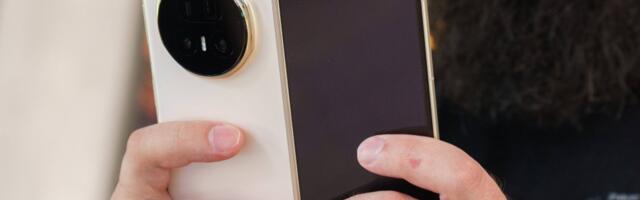 Honor Magic V5's on-device AI powers real-time call translation
