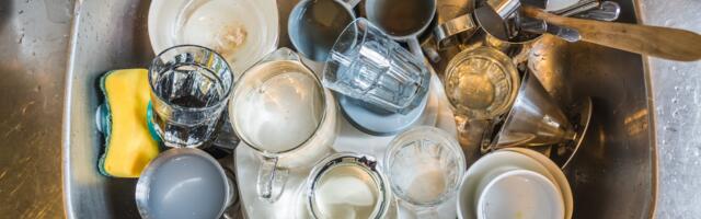 Research says people who leave their dirty dishes in the sink instead of washing them immediately usually display these 9 underlying personality traits