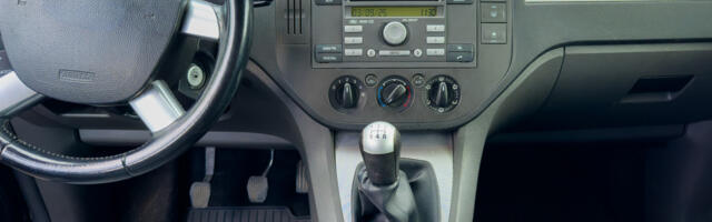 Is It Illegal To Use A Gear Shift Without Letters Or Numbers?