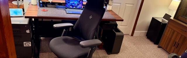 The LiberNovo Omni is a minimalist chair with electronic adjustments, an external battery, impressive comfort - and it has me rethinking what an office chair can be
