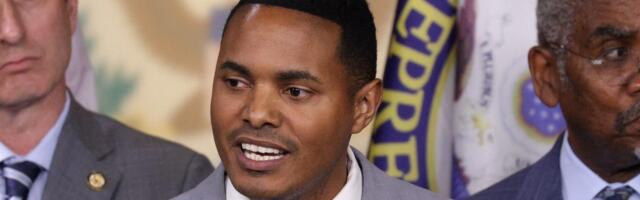 A well-timed Maduro bet on Polymarket paid out big. A new bill would keep government insiders out.