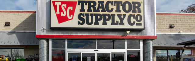 11 Tractor Supply Finds To Whip Your Yard Into Shape This Spring