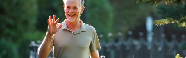 Netflix cofounder Reed Hastings is a fan of Trump's $100,000 H-1B plan, and says it will ensure visas only go to 'very high value jobs'