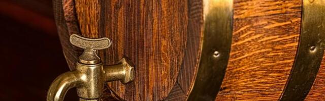 Crypto giant debuts oil trading, but it's a different model to Hyperliquid's perps