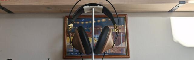 Meze's walnut-cupped wired headphones impress with a bassy sound, but their headband dings my noggin